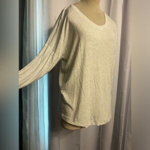 CAbi  Women’s White/Gray Soft relaxed fit Long Dolman Sleeve V-Neck Tee NWOT